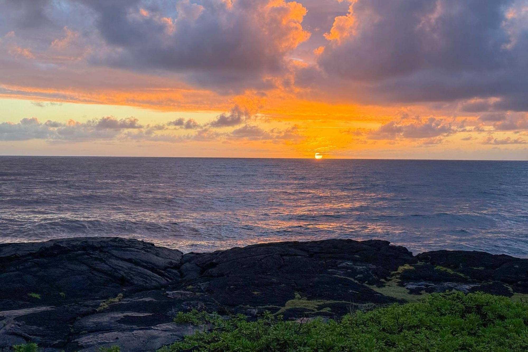 Direct Oceanfront, Big Island Home Keaau Exterior photo